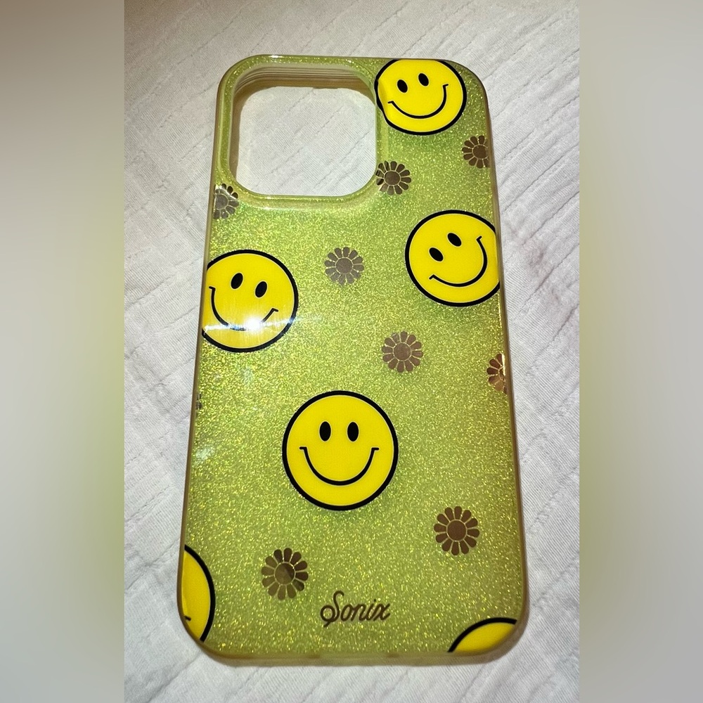 Happy face iPhone 13 Pro case